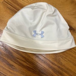 Under armour stocking hat for running.